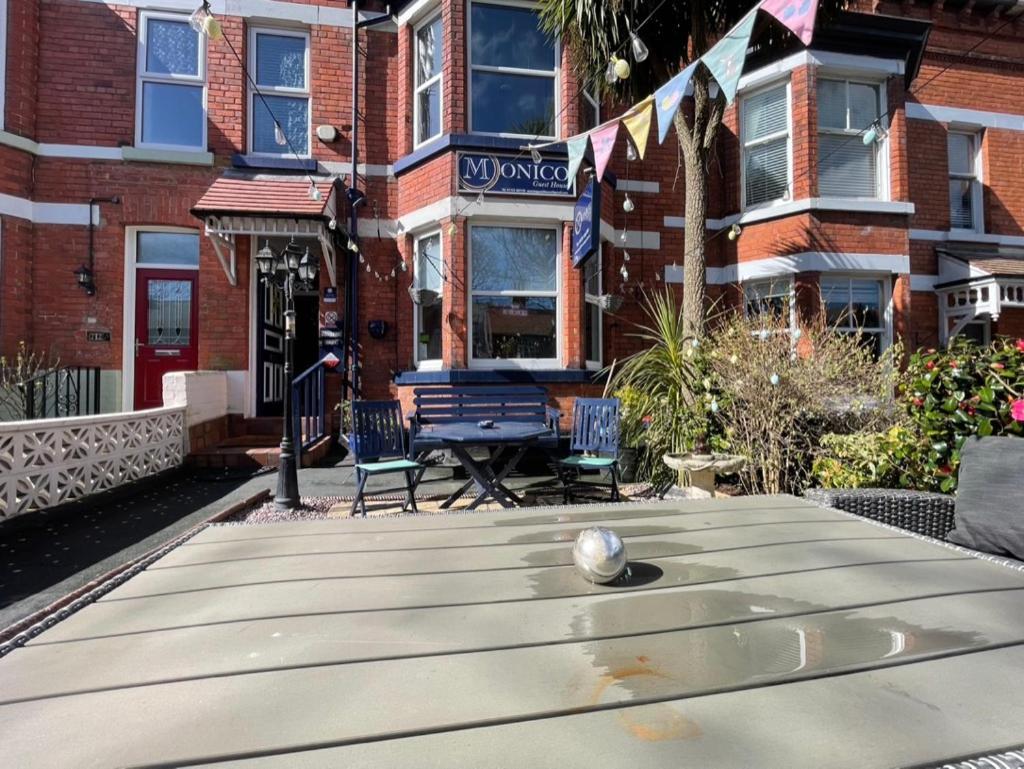 Monico Guest house Scarborough