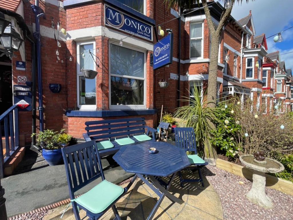 Monico 3* Scarborough