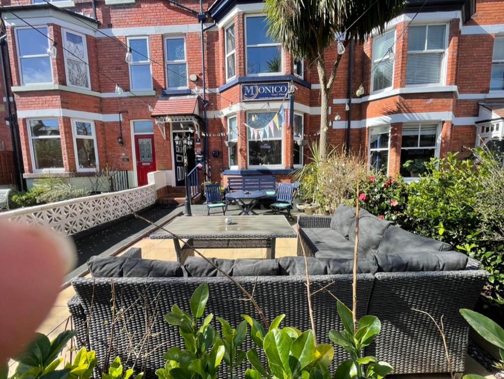 Monico Guest house