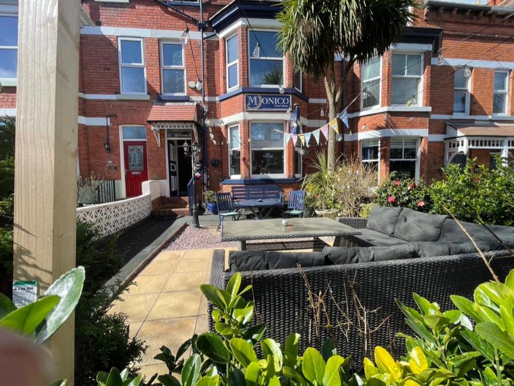 Monico Guest house Scarborough