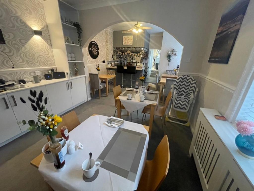 Monico 3* Scarborough