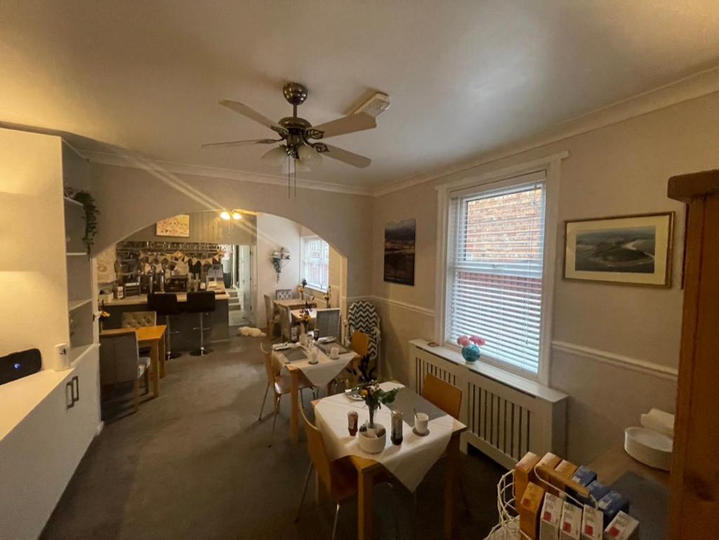 Guest house Monico Scarborough