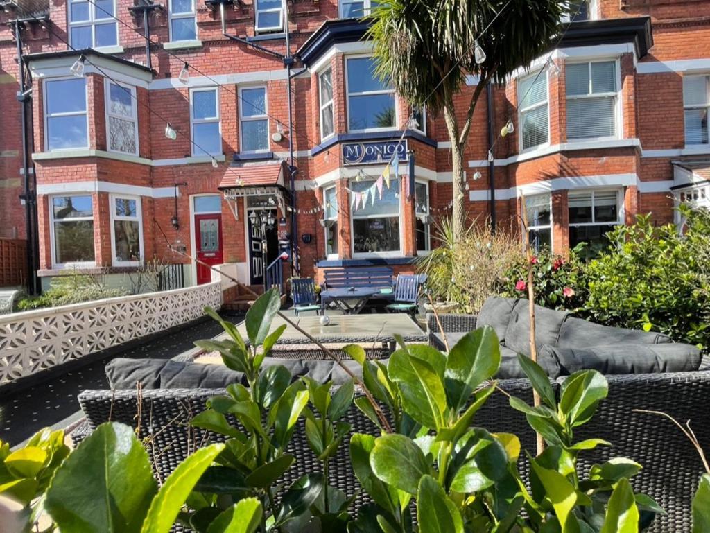 Guest house Monico Scarborough